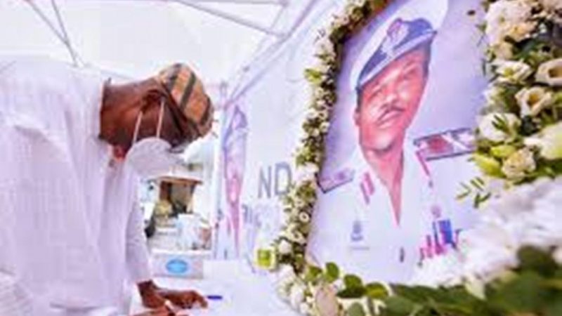 Lagos State will give a befitting burial to Late Rear Admiral Ndubuisi Kanu (rtd) says Babajide Sanwo-Olu